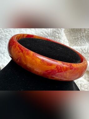 Flame Marbled Bakelite Bangle Bracelet 2.5” in Firey Red/Paprika Orange 5/8”